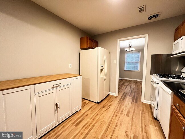 Building Photo - 10863 Bucknell Dr