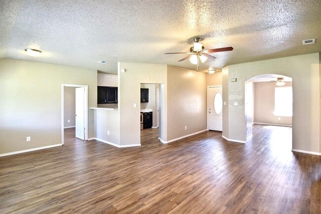 Building Photo - 4201 Bluestem Ln