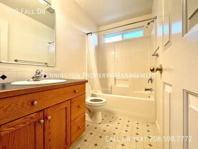 Building Photo - 539 Fall Dr