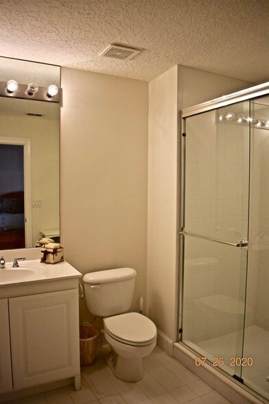 Building Photo - 215 S Ocean Grande Dr
