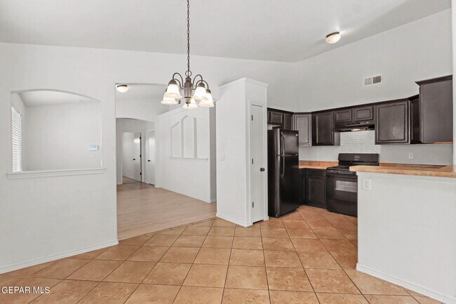Building Photo - 4800 Kiko A Fierro Dr