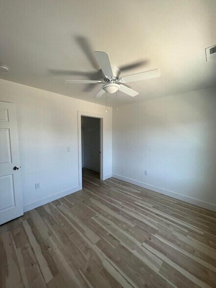 Building Photo - 1124 Winton Pl