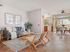 Building Photo - Unit 44