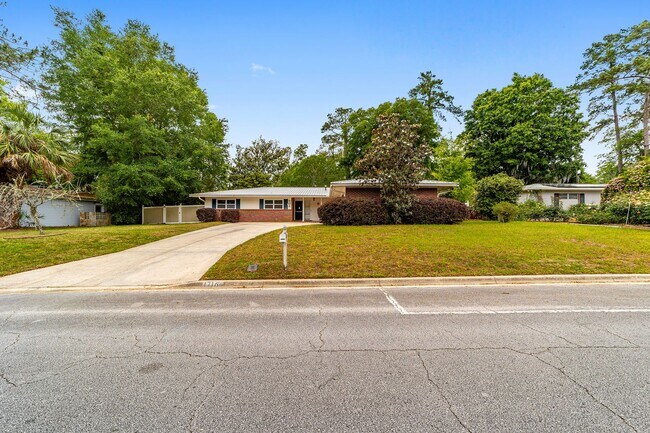 Building Photo - Beautiful 3/2 in Forest Ridge