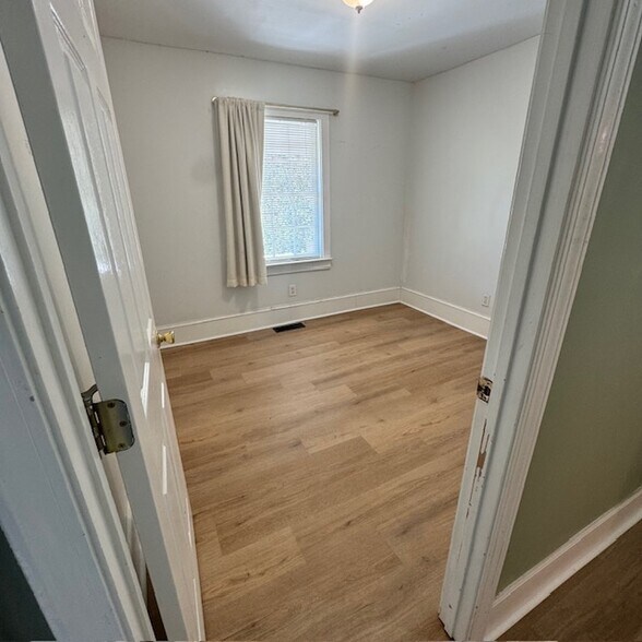 Building Photo - 2344 Ripplewater Dr SE