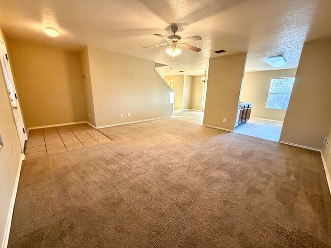 Building Photo - Spacious 3 Bed / 2.5 Bath Home with Large Yard & Lawn Care Included