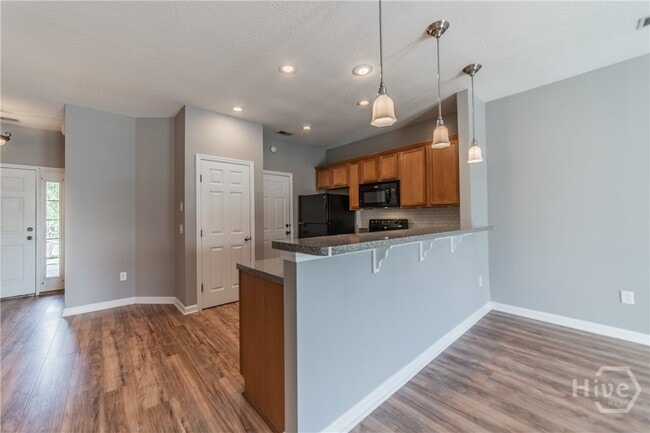 Building Photo - 580 Canyon Oak Loop