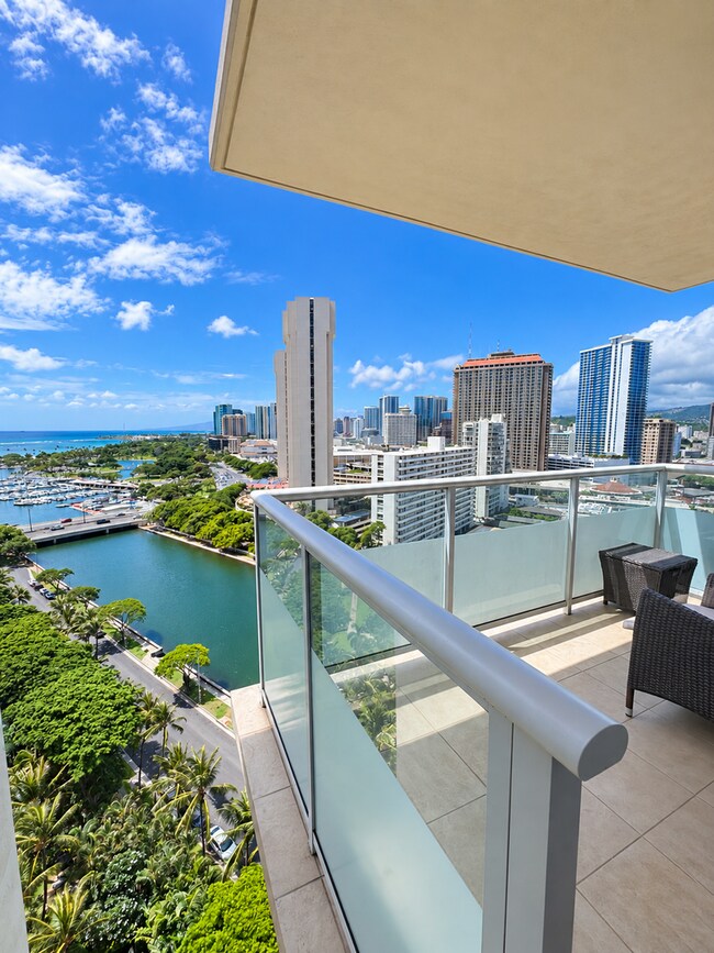 Building Photo - 1551 Ala Wai Blvd