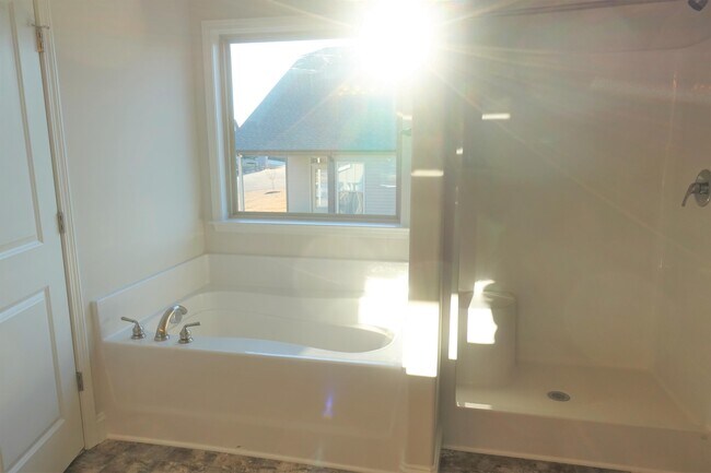 Building Photo - 2731 Millhone Dr