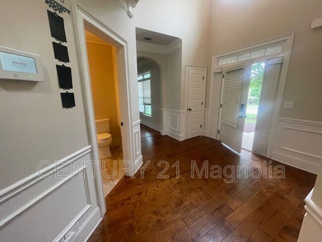 Building Photo - 2457 Sunflower Dr