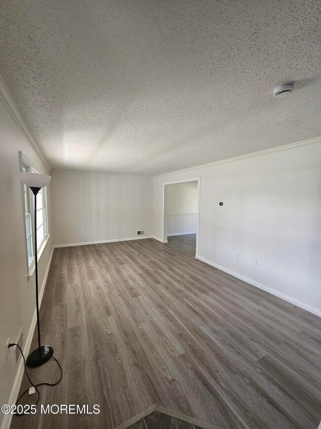 Building Photo - 1024 Irving Pl