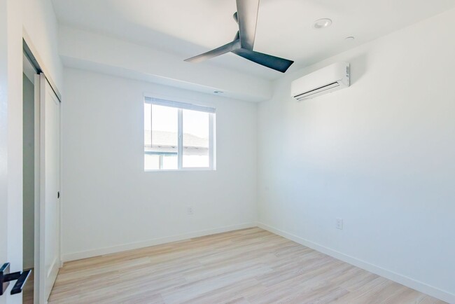 Building Photo - Charming 2BR Condo in Redondo Beach