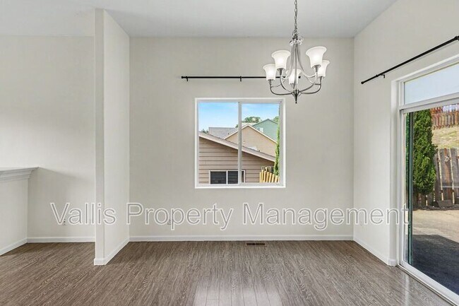 Building Photo - 2495 Benjamin Ave NW