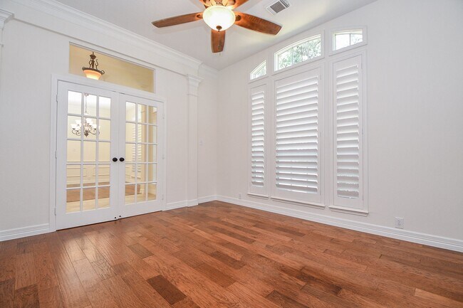 Building Photo - 2142 Morning Park Dr