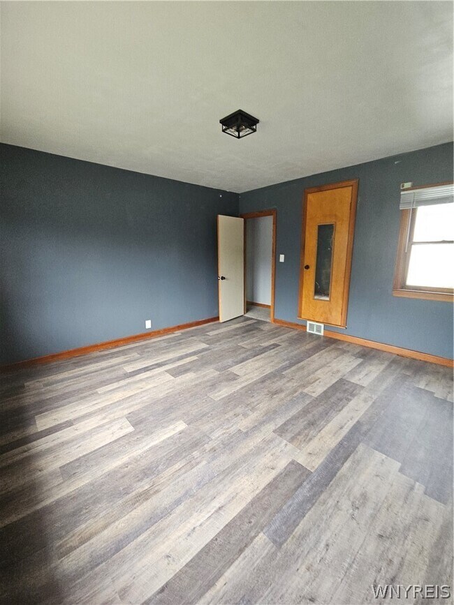 Building Photo - 3663 Seneca St
