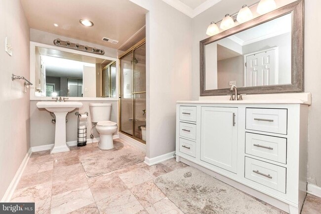 Building Photo - 309 Yoakum Pkwy