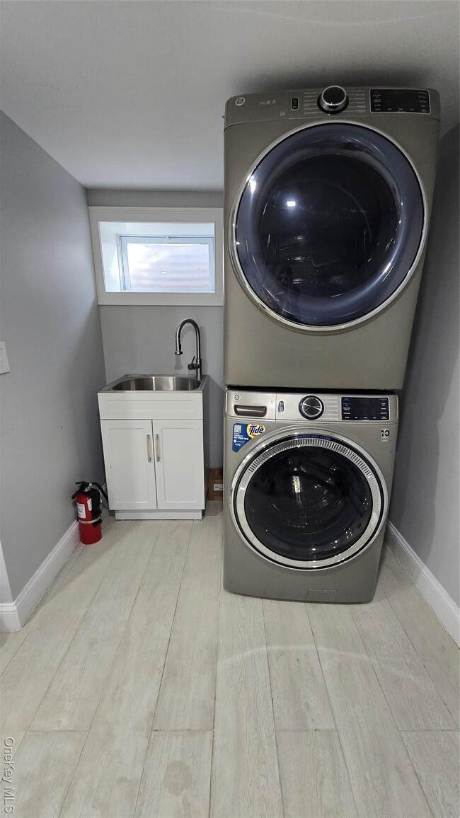 Building Photo - 80-06 209th St