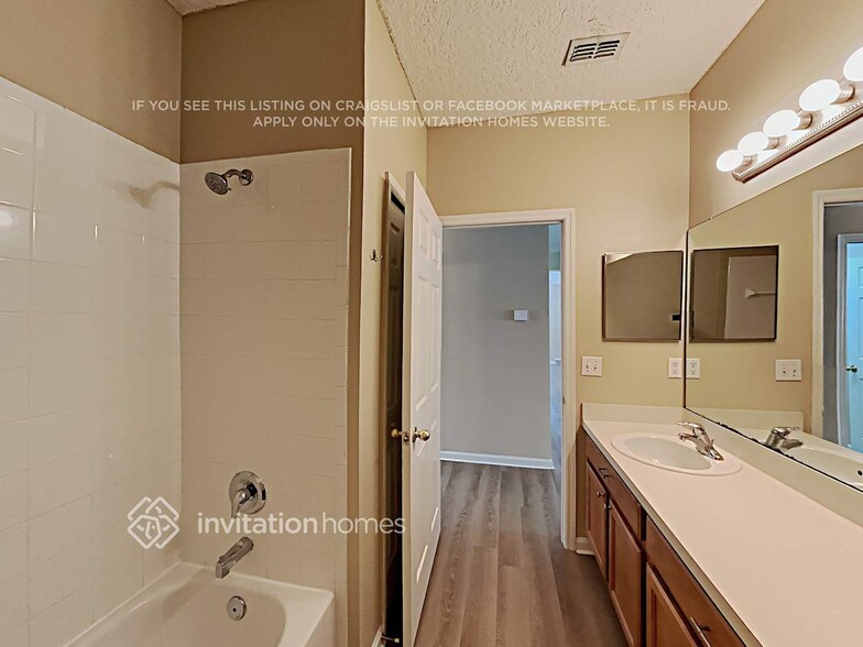 Building Photo - 3064 Litchfield Dr