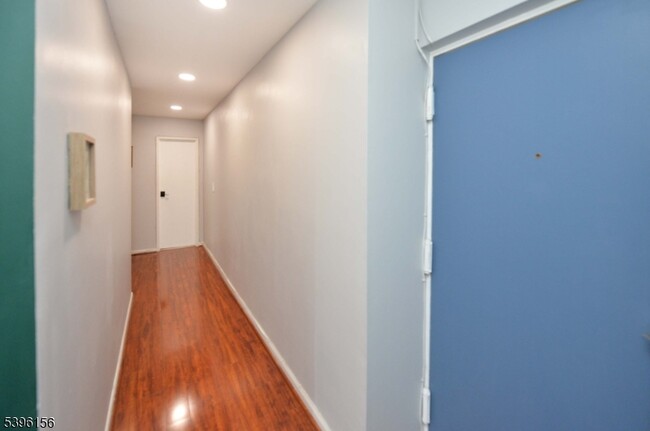 Building Photo - 199 Bergen Turnpike