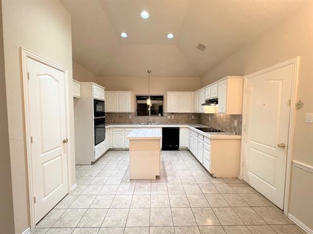 Building Photo - 705 Pine Lakes Dr