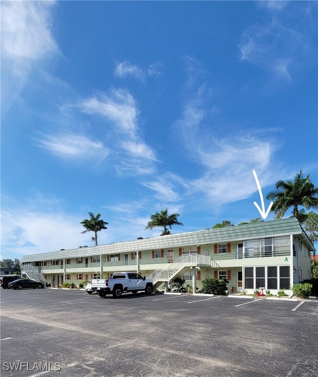 Building Photo - 300 Valley Stream Dr