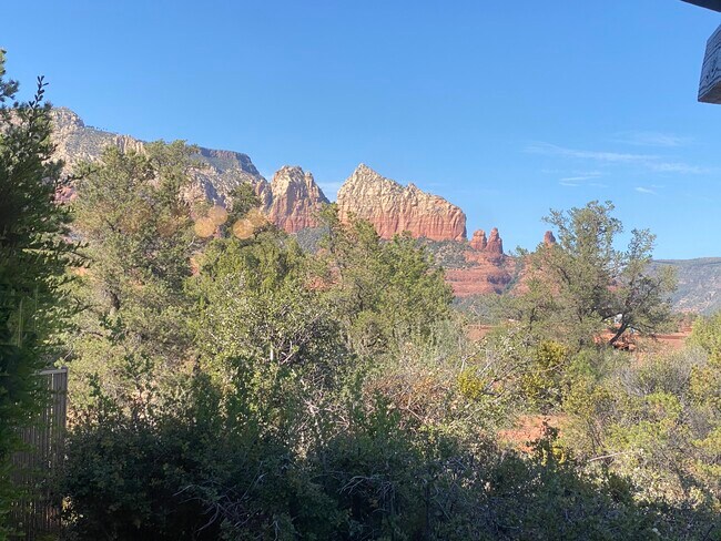 Building Photo - 115 Cll Irena