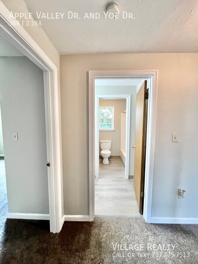 Building Photo - 914 Apple Valley Dr