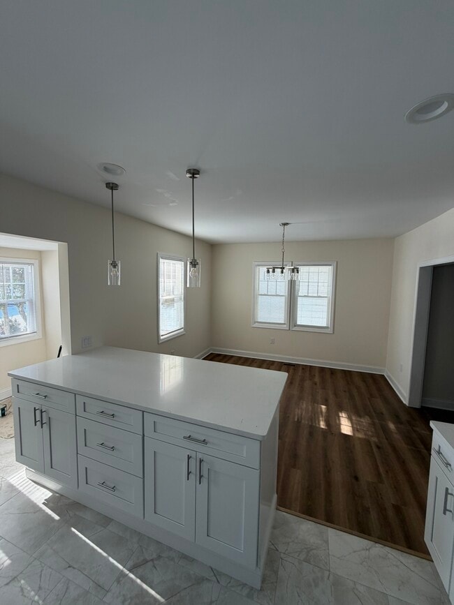 Building Photo - 1767 Hamilton Ave