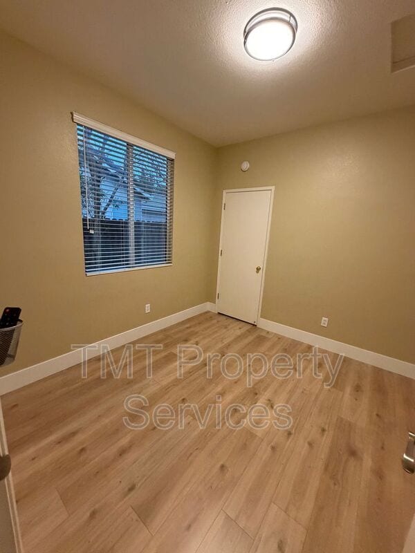 Building Photo - 3424 Babson Dr