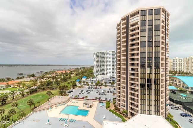 Building Photo - 1 Oceans West Blvd