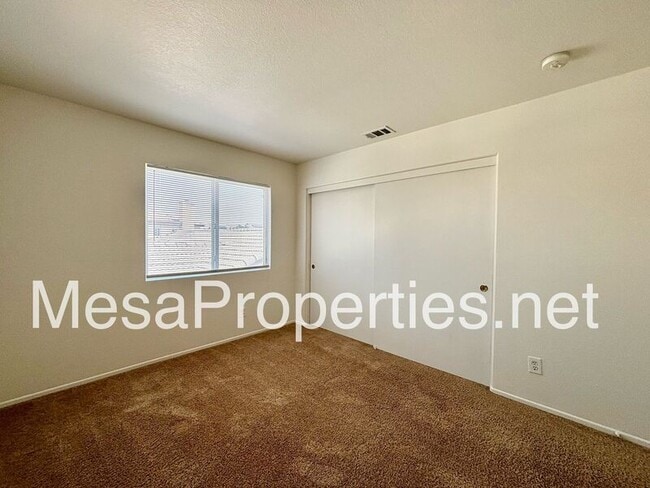 Building Photo - 14027 Silver Creek Way