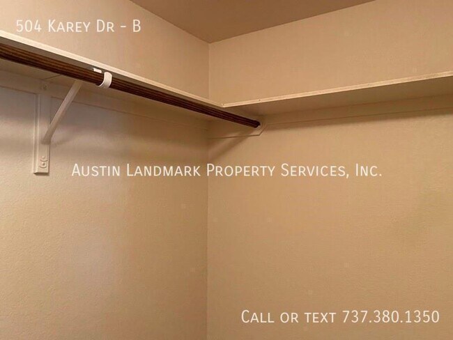 Building Photo - 504 Karey Dr