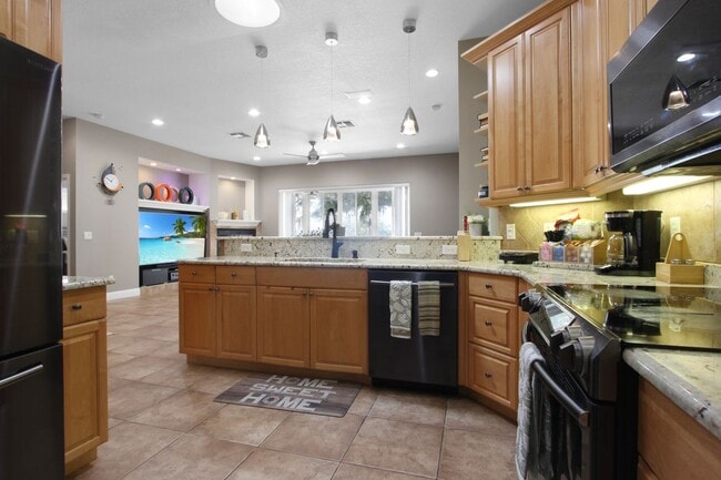Building Photo - 1120 Linkside Ct
