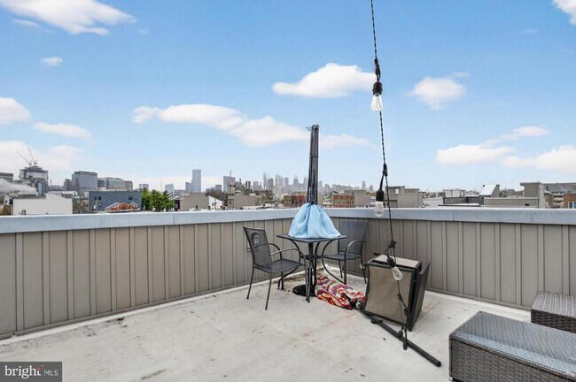 Building Photo - 1445 S 32nd St