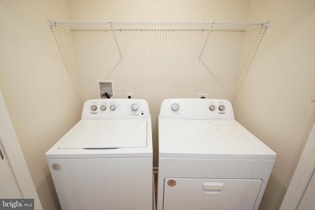 Building Photo - 819 Mersey Ln