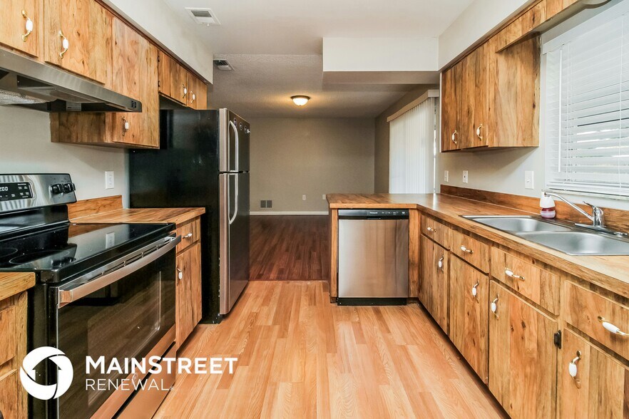 Building Photo - 3125 Orleans Way S