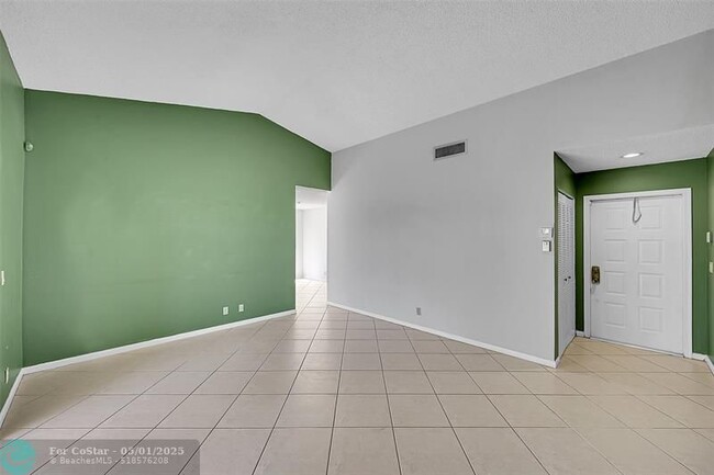 Building Photo - 45 Columbia Ct