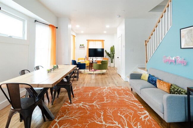 Building Photo - 10628 Lee Ave