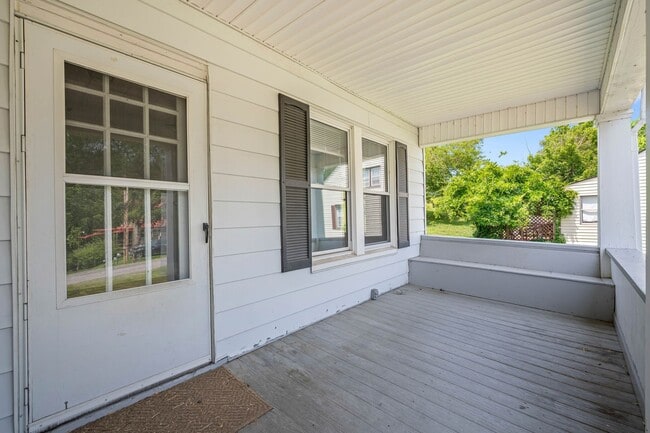 Building Photo - 4 bedroom home in Rich Creek!