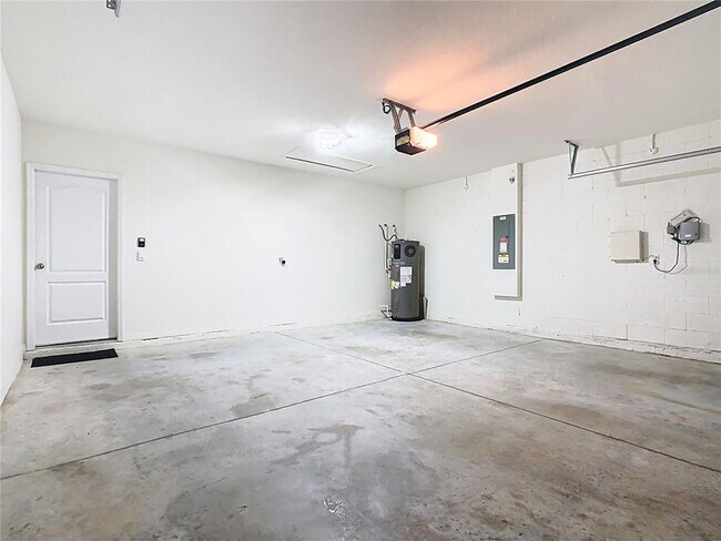 Building Photo - 2000 Chickasaw Blvd