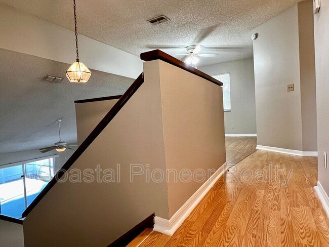 Building Photo - 6120 Silkdale Ct
