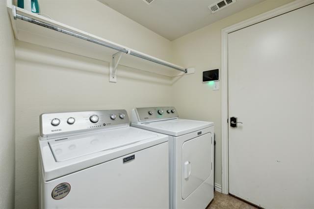 Building Photo - 1261 Golf Club Dr