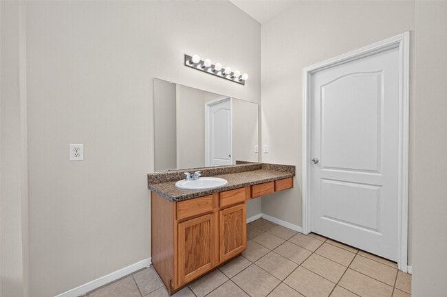 Building Photo - 17230 Hollow Sands Ct