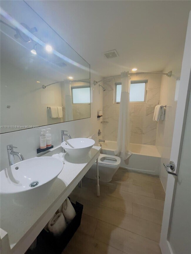 Building Photo - 6755 Harding Ave