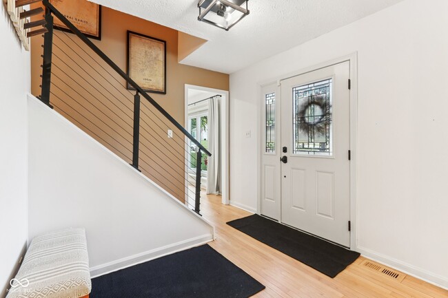 Building Photo - 521 Thornberry Dr