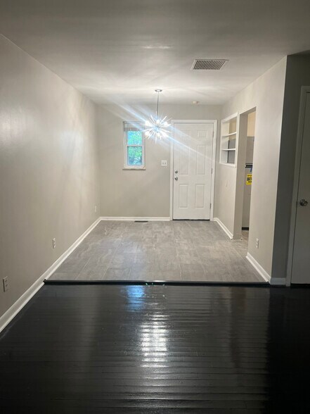 Building Photo - 7901 Camargo Rd