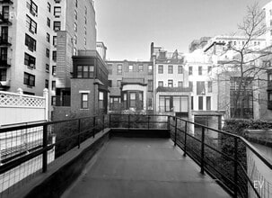 Building Photo - 37 E 65th St