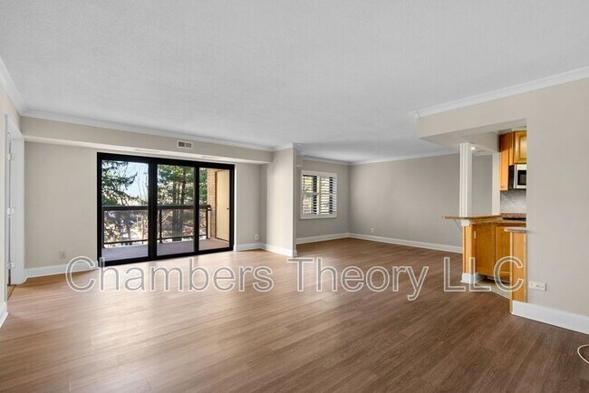 Building Photo - 309 Yoakum Pkwy