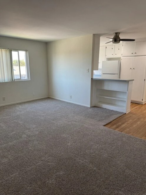 Living room - 400 N Acacia Ave