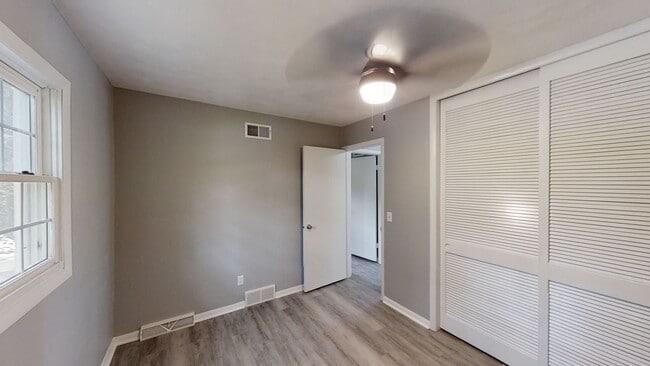 Building Photo - Available July – 4 Bed, 3 Bath Updated Hom...